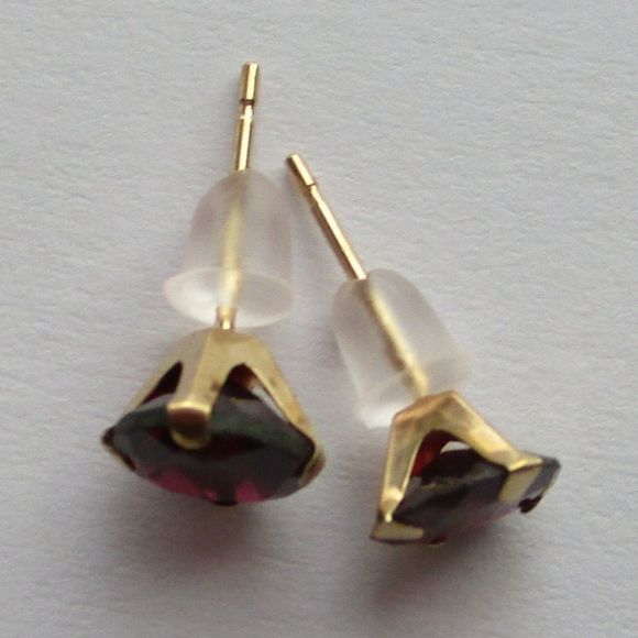 14 K Gold Garnet Stud Earrings - Picture 5 of 6